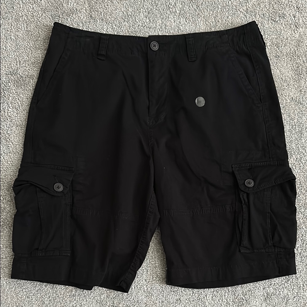 👉 AERO Black Cargo Shorts – Size 33 Men’s Stretch Utility Pockets